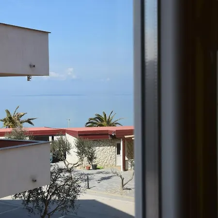 Blanusa B Apartment *