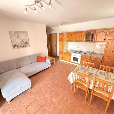 Apartment Blanusa B Povljana